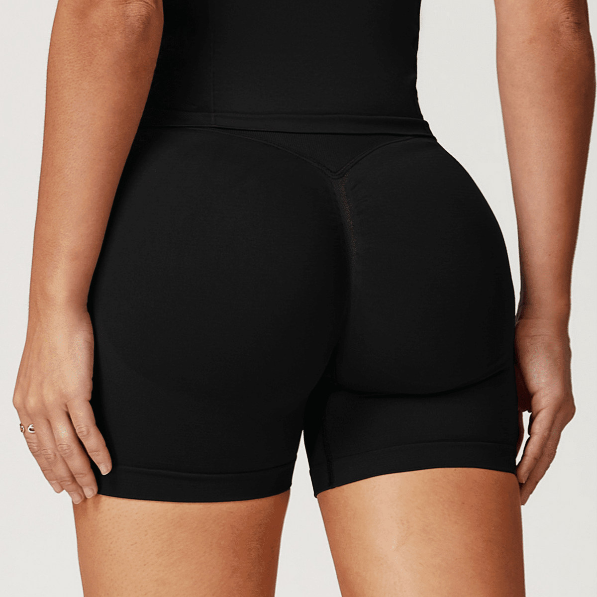 Seamless High-Waisted Yoga Shorts 121